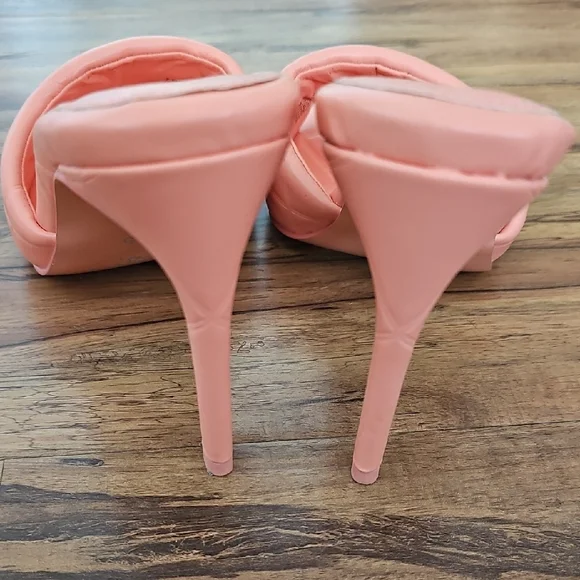 BCBGeneration Pink Mules with Knotted Detail - Picture 2 of 2